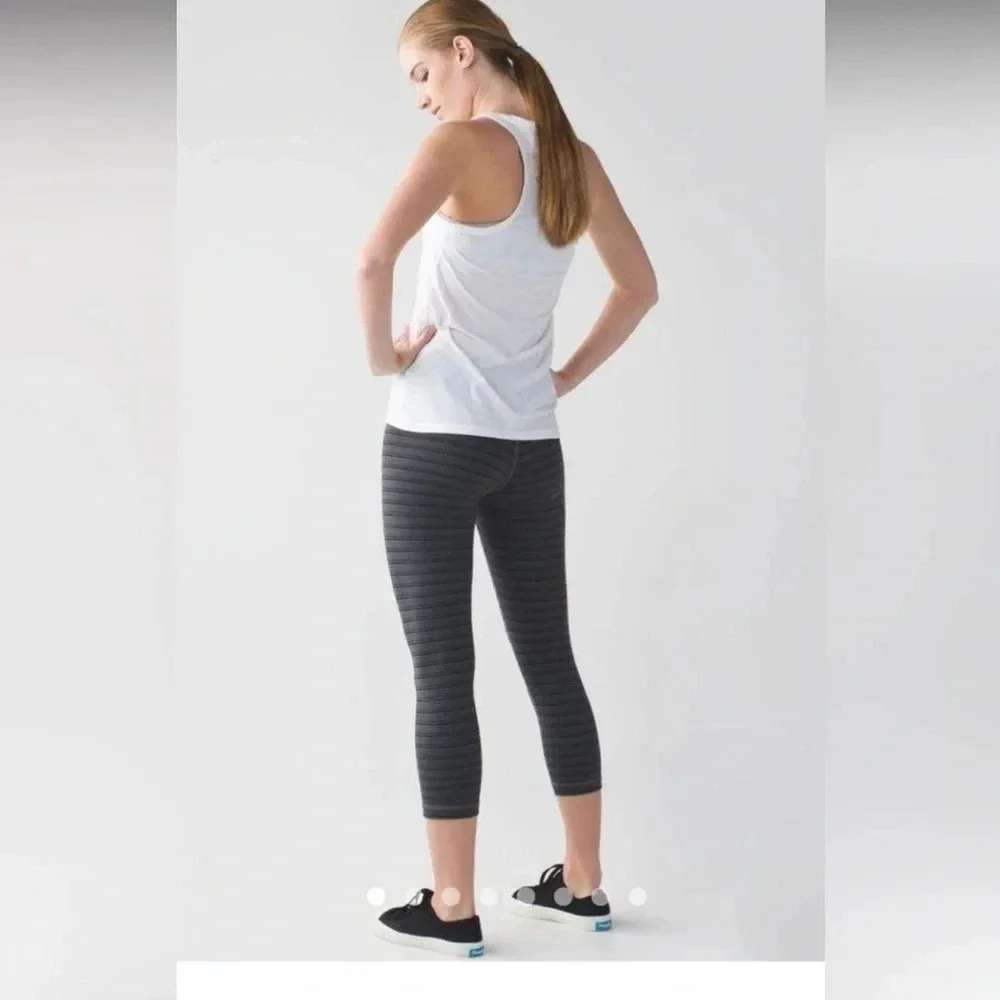 Lululemon Wunder Under Crop II grey stripe 4 $88 spring yoga active workout
